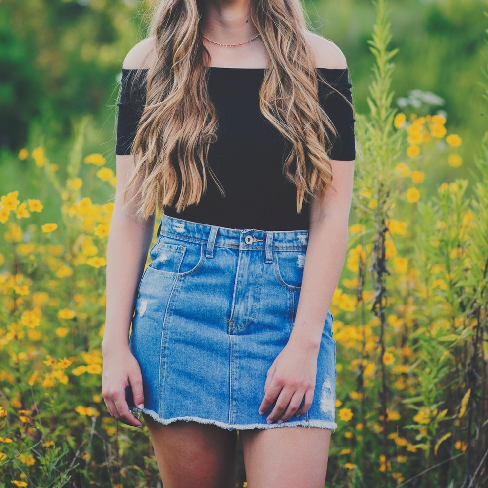 black off the shoulder ribbed bodysuit